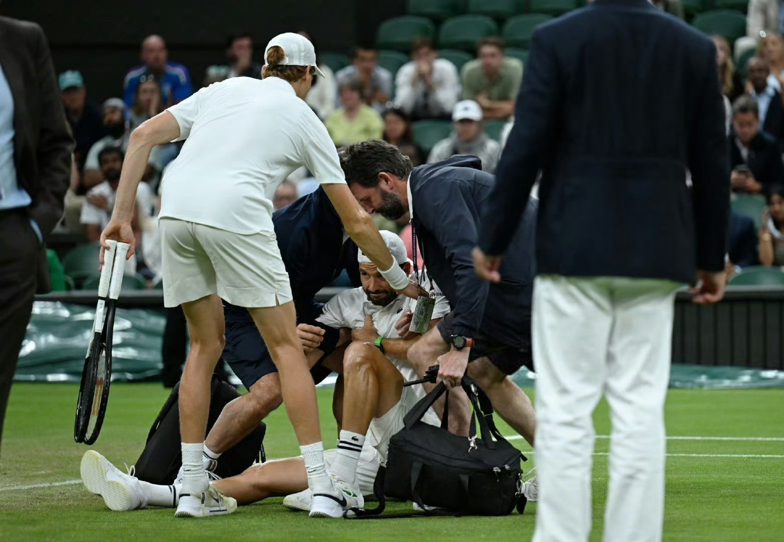 温网轻取拉沃尔杯,辛纳惊艳四座 温网轻取拉沃尔杯,辛纳惊艳四座