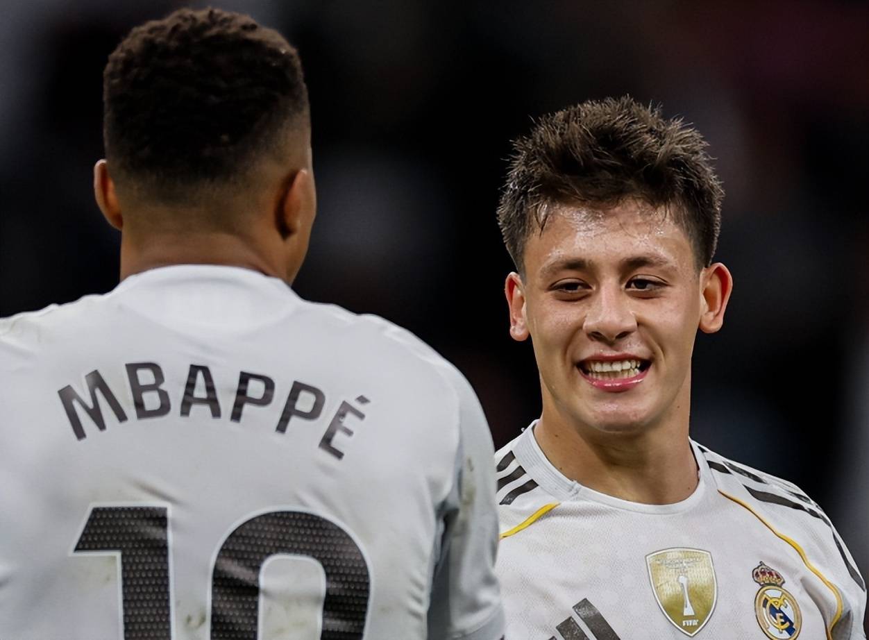 埃尔切前锋率先破门，助球队领先