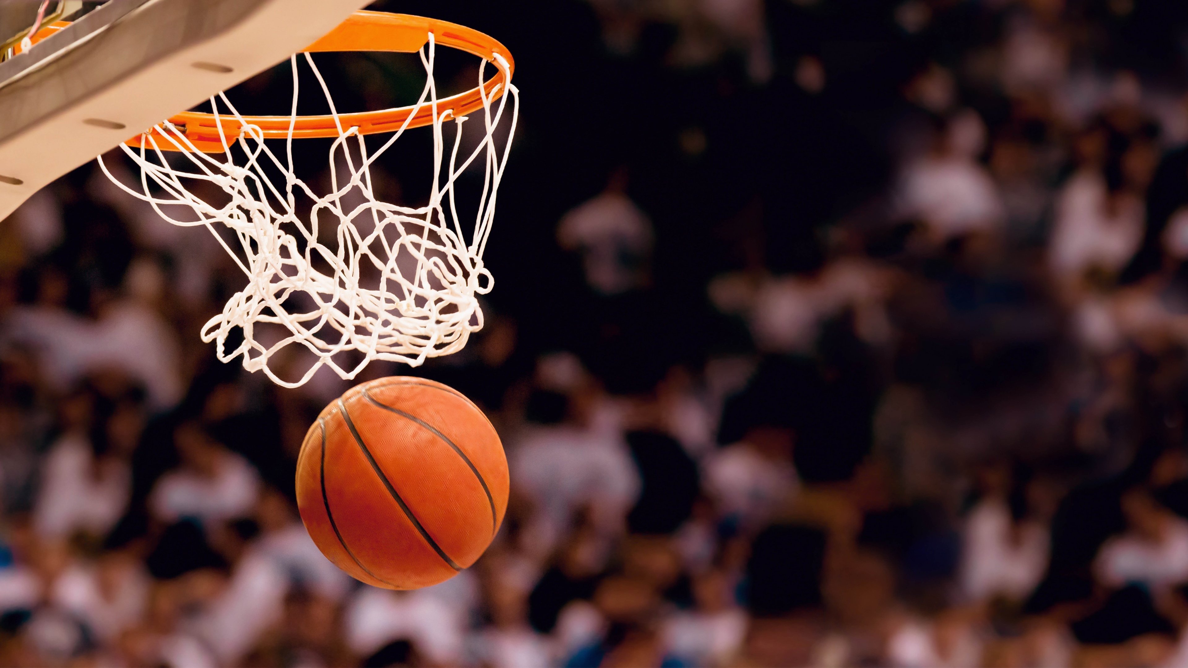 开云体育下载-独行者的圣火，NBA总决赛之夜，弗拉霍维奇用硬仗之名书写永恒唯一
